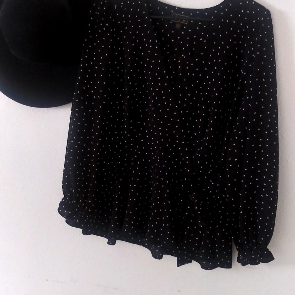 Black print top